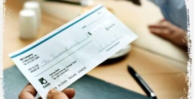 sonhar com cheque na mão