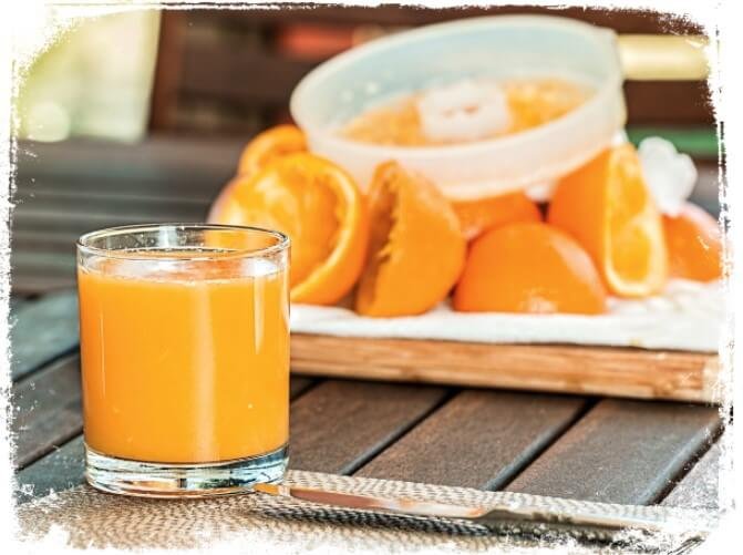 Sonhar bebendo suco de laranja
