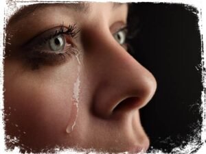 Sonhar Chorando: Qual é o REAL significado desse sonho?