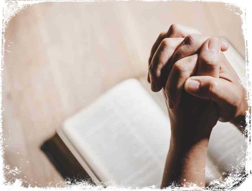  as diferenças entre simpatia, oração e amarração